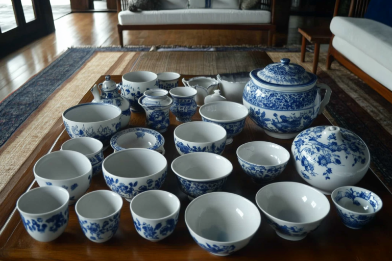 Restaurer un vase asiatique ancien : précautions et bonnes pratiques