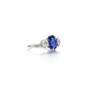 Bague en saphir coussin et diamants taille ancienne