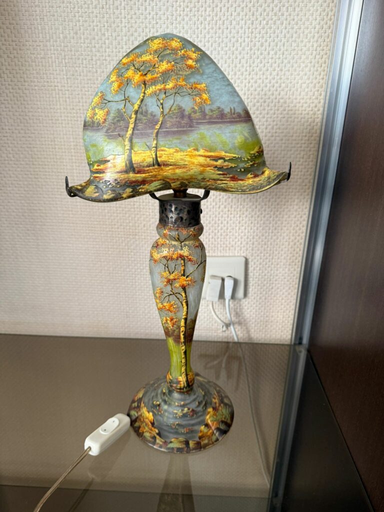 Lampe Art Nouveau à décor de paysage